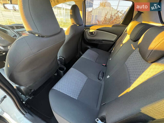 Білий Тойота Яріс, об'ємом двигуна 1.33 л та пробігом 75 тис. км за 11300 $, фото 25 на Automoto.ua
