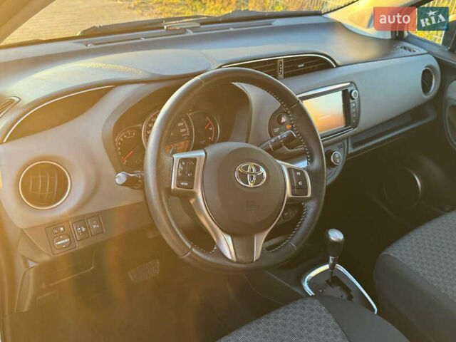 Білий Тойота Яріс, об'ємом двигуна 1.33 л та пробігом 75 тис. км за 11300 $, фото 12 на Automoto.ua