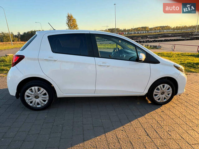 Білий Тойота Яріс, об'ємом двигуна 1.33 л та пробігом 75 тис. км за 11300 $, фото 7 на Automoto.ua