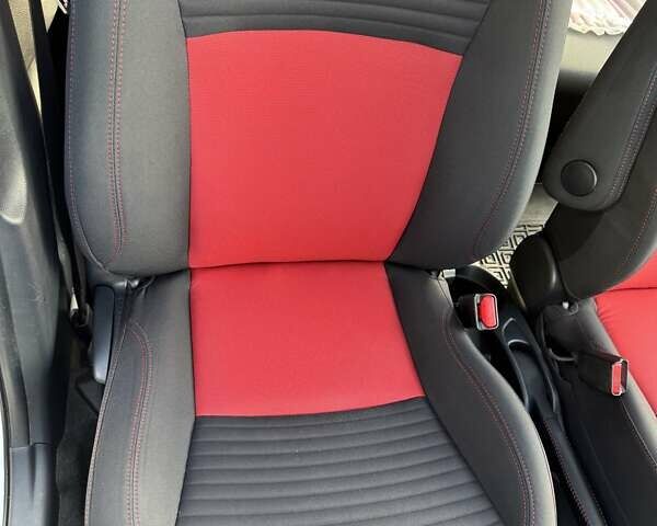 Белый Тойота Ярис, объемом двигателя 1.3 л и пробегом 156 тыс. км за 11000 $, фото 24 на Automoto.ua