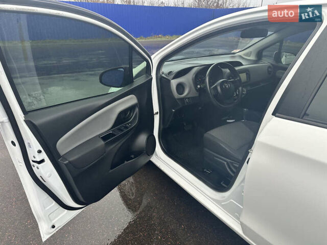 Білий Тойота Яріс, об'ємом двигуна 1.5 л та пробігом 119 тис. км за 10500 $, фото 17 на Automoto.ua