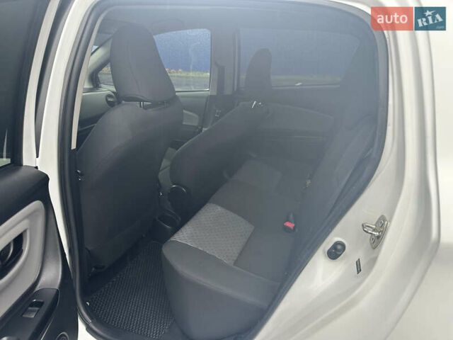 Білий Тойота Яріс, об'ємом двигуна 1.5 л та пробігом 119 тис. км за 10500 $, фото 20 на Automoto.ua