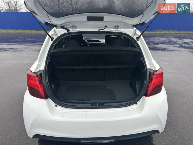 Білий Тойота Яріс, об'ємом двигуна 1.5 л та пробігом 119 тис. км за 10500 $, фото 28 на Automoto.ua