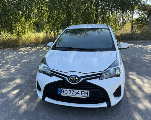Белый Тойота Ярис, объемом двигателя 1 л и пробегом 68 тыс. км за 9200 $, фото 15 на Automoto.ua