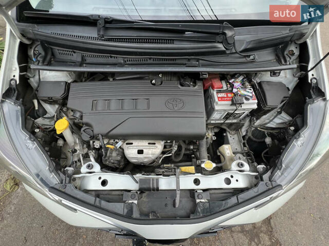 Белый Тойота Ярис, объемом двигателя 1.33 л и пробегом 92 тыс. км за 13600 $, фото 25 на Automoto.ua