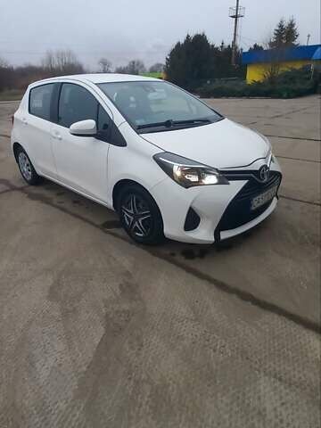 Белый Тойота Ярис, объемом двигателя 1.5 л и пробегом 160 тыс. км за 11000 $, фото 5 на Automoto.ua