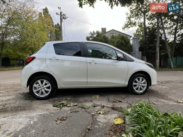 Белый Тойота Ярис, объемом двигателя 1.33 л и пробегом 92 тыс. км за 13600 $, фото 5 на Automoto.ua