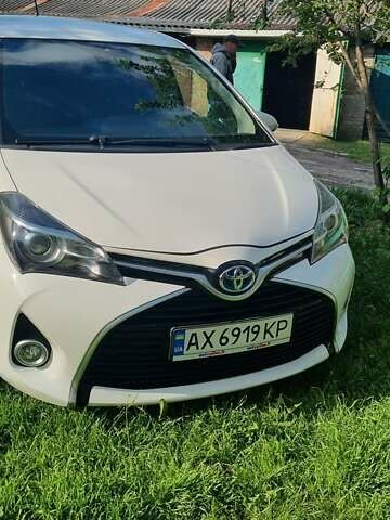 Белый Тойота Ярис, объемом двигателя 1.5 л и пробегом 130 тыс. км за 11300 $, фото 8 на Automoto.ua