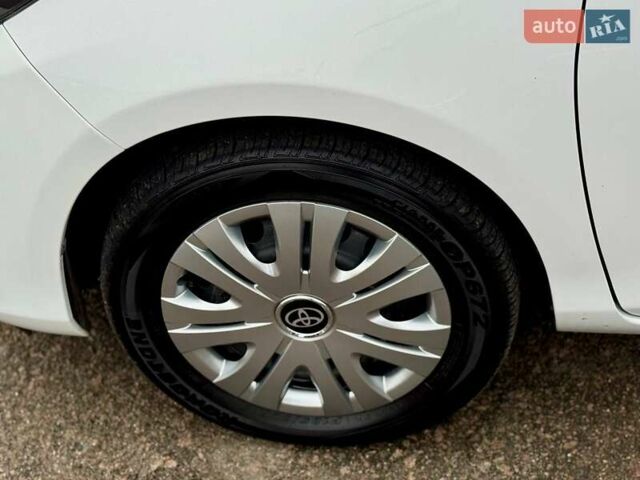 Белый Тойота Ярис, объемом двигателя 1.5 л и пробегом 52 тыс. км за 15400 $, фото 10 на Automoto.ua