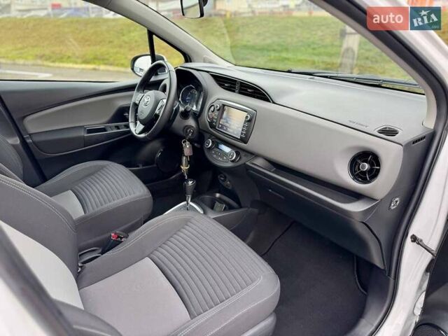 Белый Тойота Ярис, объемом двигателя 1.5 л и пробегом 52 тыс. км за 15400 $, фото 32 на Automoto.ua