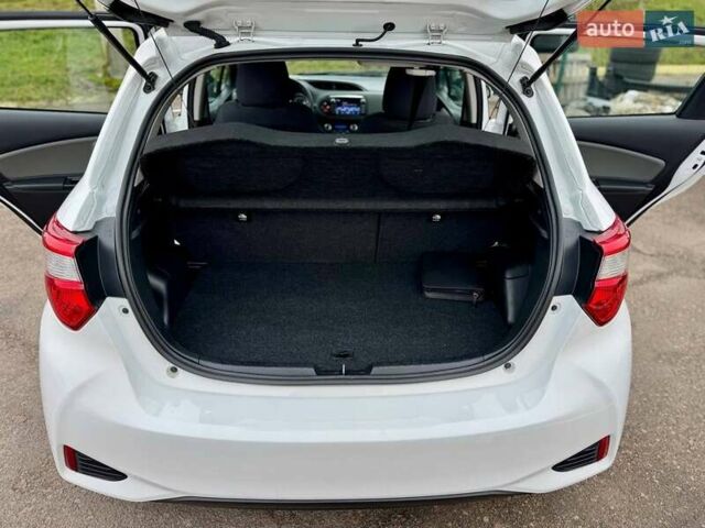 Белый Тойота Ярис, объемом двигателя 1.5 л и пробегом 52 тыс. км за 15400 $, фото 24 на Automoto.ua