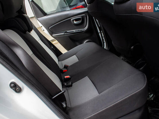 Белый Тойота Ярис, объемом двигателя 1.5 л и пробегом 112 тыс. км за 14900 $, фото 36 на Automoto.ua