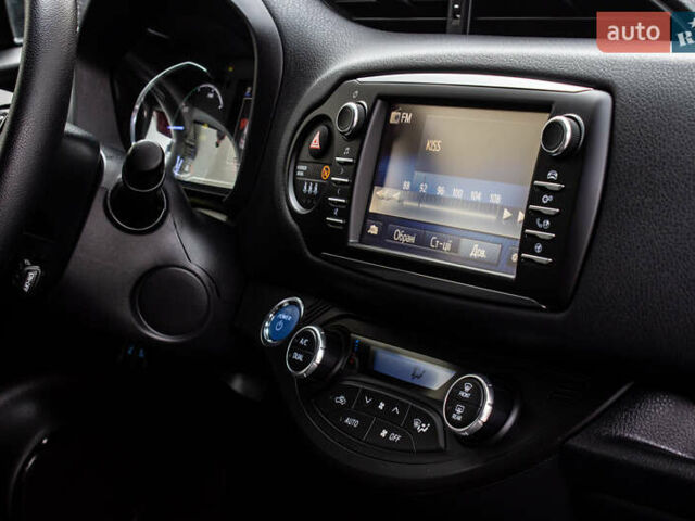 Белый Тойота Ярис, объемом двигателя 1.5 л и пробегом 112 тыс. км за 14900 $, фото 41 на Automoto.ua