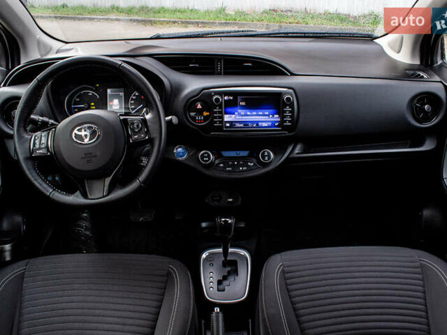 Белый Тойота Ярис, объемом двигателя 1.5 л и пробегом 112 тыс. км за 14900 $, фото 27 на Automoto.ua