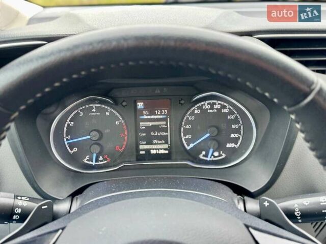 Белый Тойота Ярис, объемом двигателя 1.5 л и пробегом 52 тыс. км за 15400 $, фото 38 на Automoto.ua