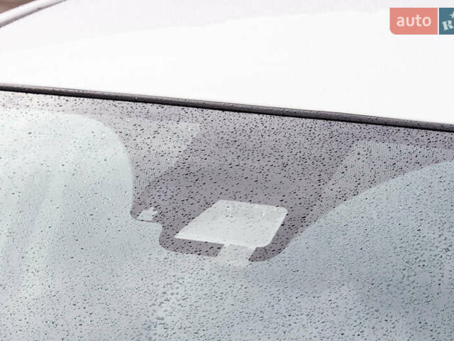 Белый Тойота Ярис, объемом двигателя 1.5 л и пробегом 112 тыс. км за 14900 $, фото 60 на Automoto.ua