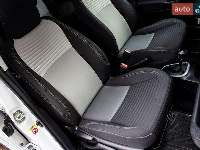 Белый Тойота Ярис, объемом двигателя 1.5 л и пробегом 112 тыс. км за 14900 $, фото 34 на Automoto.ua