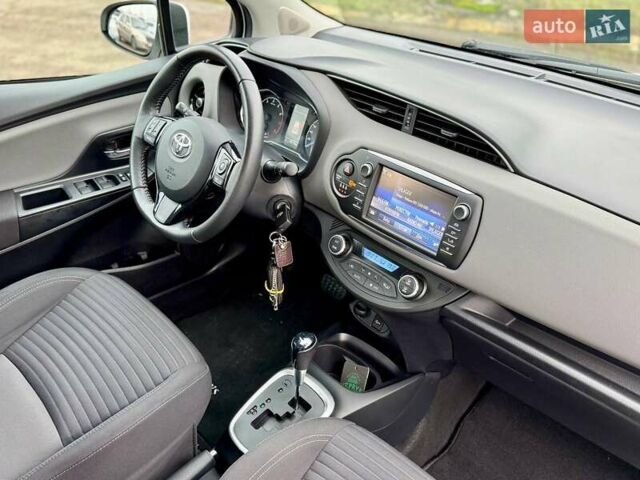 Белый Тойота Ярис, объемом двигателя 1.5 л и пробегом 52 тыс. км за 15400 $, фото 33 на Automoto.ua