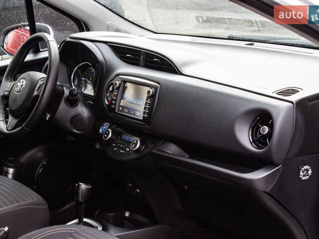 Белый Тойота Ярис, объемом двигателя 1.5 л и пробегом 112 тыс. км за 14900 $, фото 30 на Automoto.ua