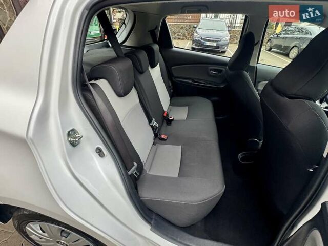Білий Тойота Яріс, об'ємом двигуна 1.5 л та пробігом 55 тис. км за 13999 $, фото 19 на Automoto.ua