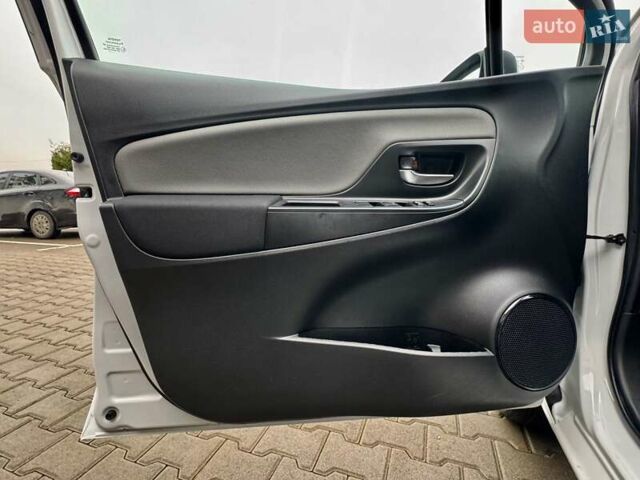 Белый Тойота Ярис, объемом двигателя 1.5 л и пробегом 56 тыс. км за 12999 $, фото 23 на Automoto.ua