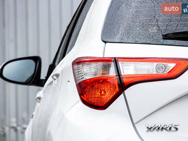 Белый Тойота Ярис, объемом двигателя 1.5 л и пробегом 112 тыс. км за 14900 $, фото 17 на Automoto.ua