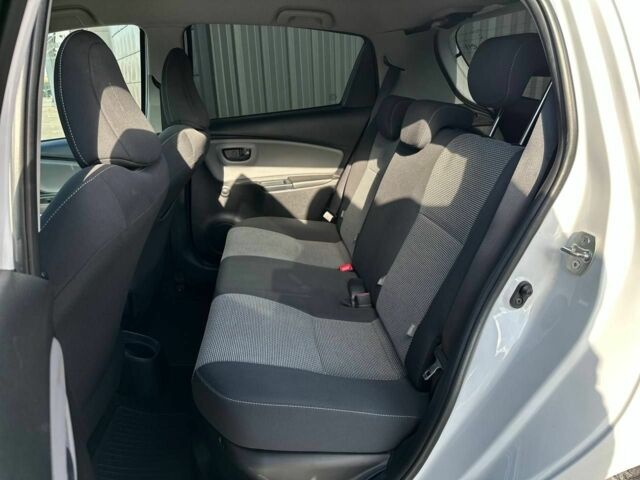 Білий Тойота Яріс, об'ємом двигуна 1 л та пробігом 59 тис. км за 9850 $, фото 17 на Automoto.ua