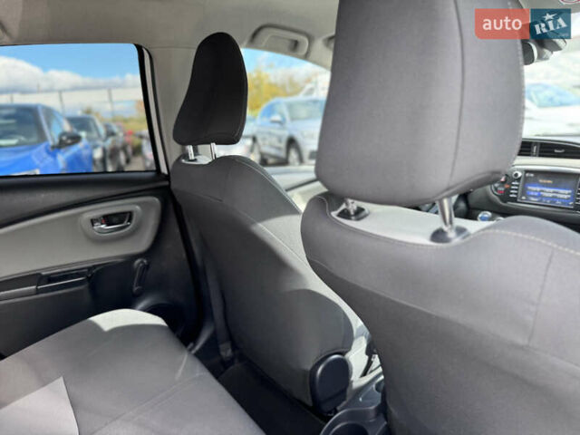 Белый Тойота Ярис, объемом двигателя 1.5 л и пробегом 165 тыс. км за 14990 $, фото 47 на Automoto.ua