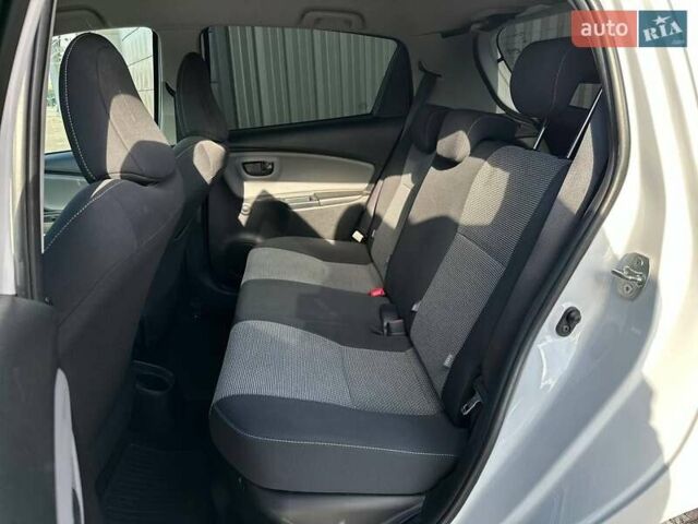 Білий Тойота Яріс, об'ємом двигуна 1 л та пробігом 59 тис. км за 9850 $, фото 20 на Automoto.ua