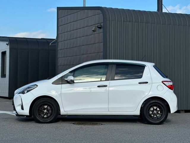 Білий Тойота Яріс, об'ємом двигуна 1 л та пробігом 59 тис. км за 9850 $, фото 5 на Automoto.ua