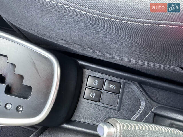 Белый Тойота Ярис, объемом двигателя 1.5 л и пробегом 165 тыс. км за 14990 $, фото 35 на Automoto.ua