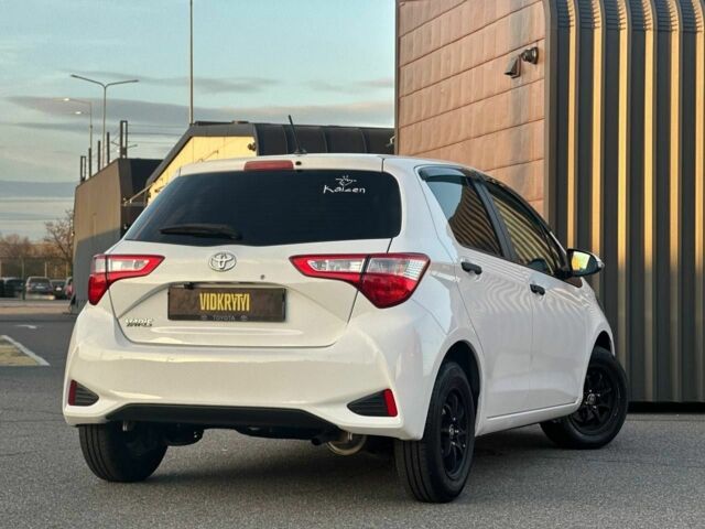 Білий Тойота Яріс, об'ємом двигуна 1 л та пробігом 59 тис. км за 9850 $, фото 10 на Automoto.ua