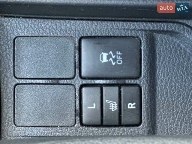 Білий Тойота Яріс, об'ємом двигуна 1 л та пробігом 59 тис. км за 9850 $, фото 23 на Automoto.ua