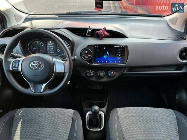 Білий Тойота Яріс, об'ємом двигуна 1 л та пробігом 59 тис. км за 9850 $, фото 15 на Automoto.ua