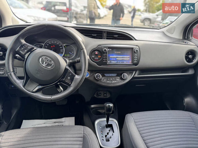 Белый Тойота Ярис, объемом двигателя 1.5 л и пробегом 165 тыс. км за 14990 $, фото 43 на Automoto.ua