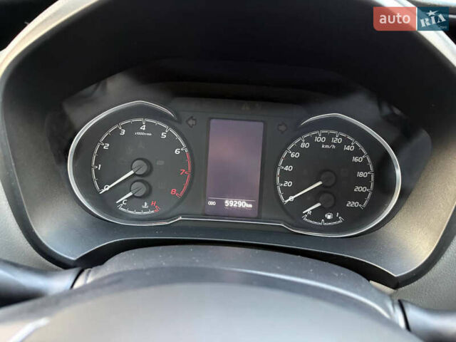 Білий Тойота Яріс, об'ємом двигуна 1 л та пробігом 60 тис. км за 10600 $, фото 7 на Automoto.ua