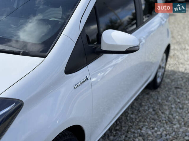 Белый Тойота Ярис, объемом двигателя 1.5 л и пробегом 165 тыс. км за 14990 $, фото 27 на Automoto.ua