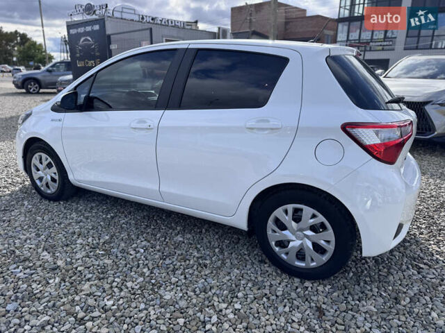 Белый Тойота Ярис, объемом двигателя 1.5 л и пробегом 165 тыс. км за 14990 $, фото 7 на Automoto.ua