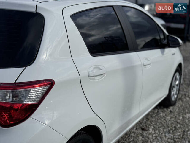 Белый Тойота Ярис, объемом двигателя 1.5 л и пробегом 165 тыс. км за 14990 $, фото 16 на Automoto.ua