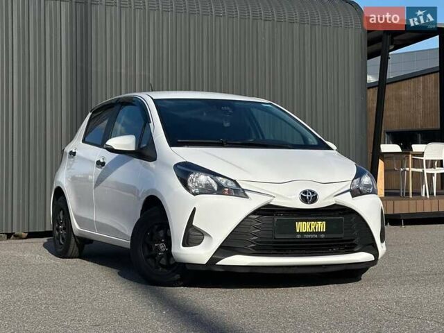 Білий Тойота Яріс, об'ємом двигуна 1 л та пробігом 59 тис. км за 9850 $, фото 9 на Automoto.ua