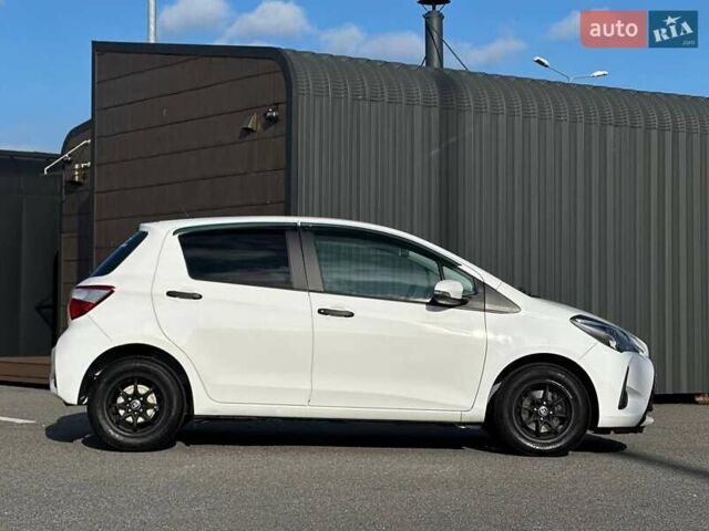 Білий Тойота Яріс, об'ємом двигуна 1 л та пробігом 59 тис. км за 9850 $, фото 4 на Automoto.ua