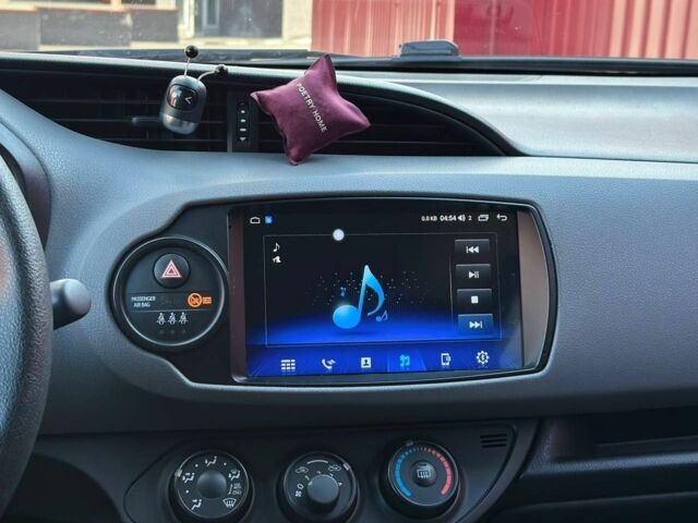 Білий Тойота Яріс, об'ємом двигуна 1 л та пробігом 59 тис. км за 9850 $, фото 16 на Automoto.ua