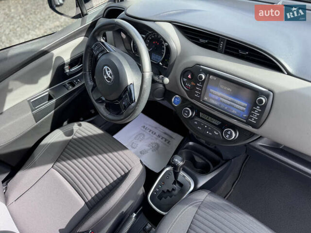 Белый Тойота Ярис, объемом двигателя 1.5 л и пробегом 165 тыс. км за 14990 $, фото 51 на Automoto.ua