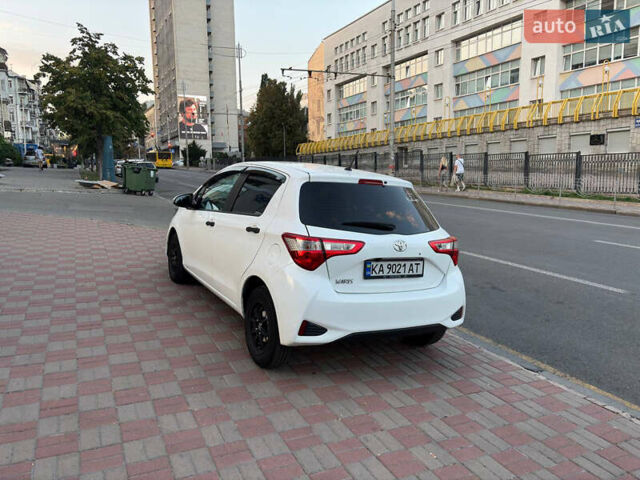 Білий Тойота Яріс, об'ємом двигуна 1 л та пробігом 60 тис. км за 10600 $, фото 3 на Automoto.ua