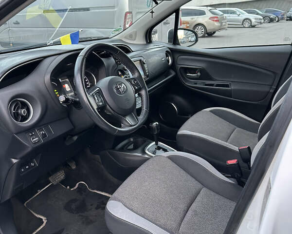 Белый Тойота Ярис, объемом двигателя 1.5 л и пробегом 122 тыс. км за 16500 $, фото 9 на Automoto.ua