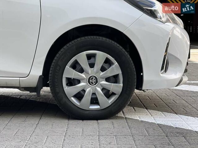 Белый Тойота Ярис, объемом двигателя 1.5 л и пробегом 155 тыс. км за 16500 $, фото 13 на Automoto.ua