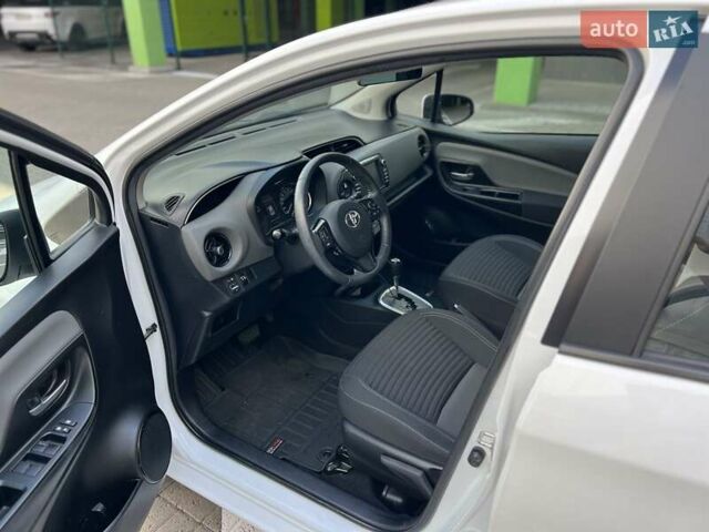 Белый Тойота Ярис, объемом двигателя 1.5 л и пробегом 155 тыс. км за 16500 $, фото 19 на Automoto.ua