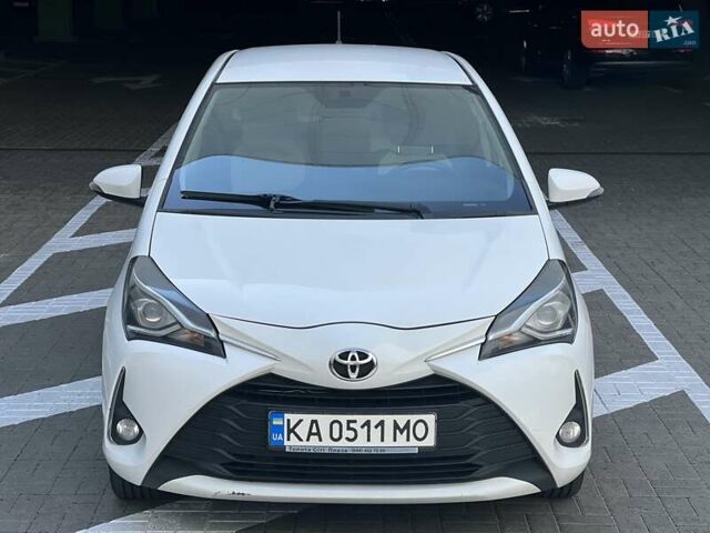 Белый Тойота Ярис, объемом двигателя 1.5 л и пробегом 155 тыс. км за 16900 $, фото 2 на Automoto.ua