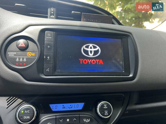 Білий Тойота Яріс, об'ємом двигуна 1.5 л та пробігом 155 тис. км за 14000 $, фото 6 на Automoto.ua