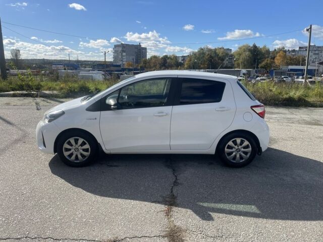 Білий Тойота Яріс, об'ємом двигуна 0 л та пробігом 148 тис. км за 13200 $, фото 4 на Automoto.ua